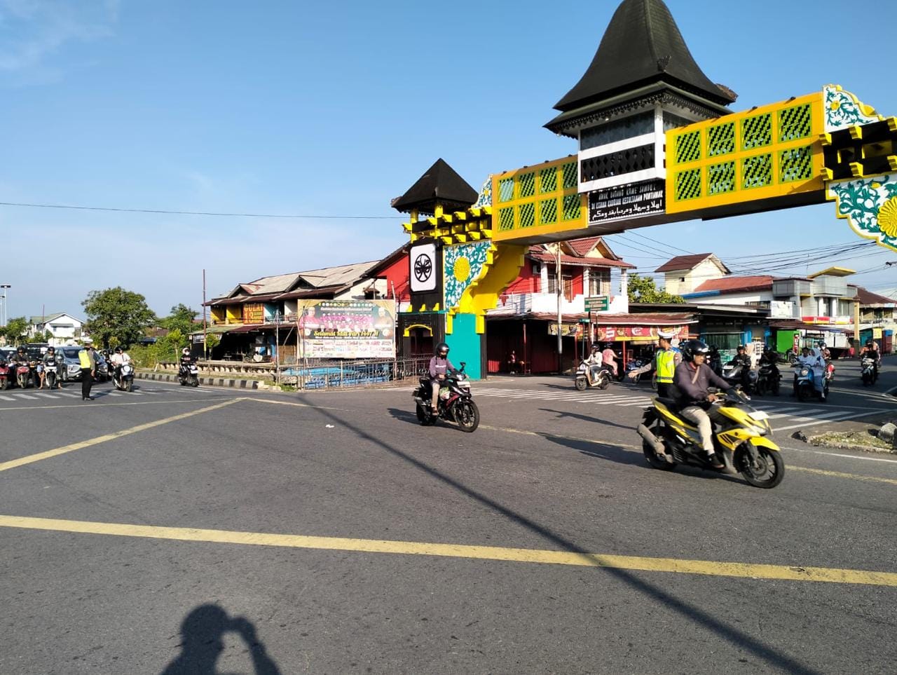 Unit Lantas Polsek Pontianak Timur Gatur Lalu Lintas Pagi, Wujudkan Kelancaran Aktivitas Warga