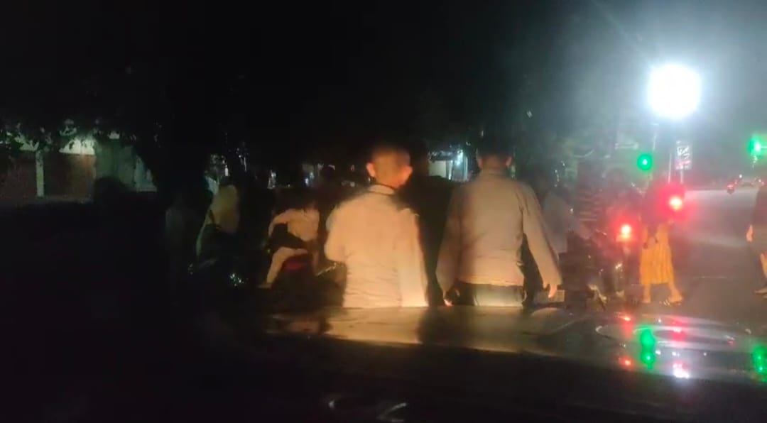 Polsek Pontianak Timur Gerak Cepat ke TKP, Patroli Enggang Tangani Kecelakaan Tunggal di Jembatan Tol Landak