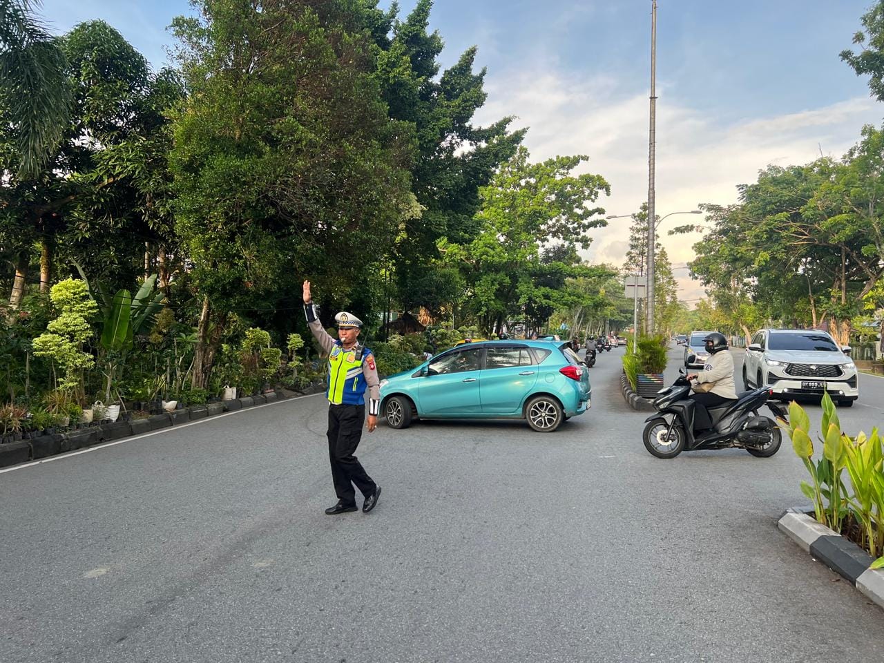 Cegah Macet Sejak Dini, Polsek Pontianak Selatan Intensifkan Pengaturan Lalu Lintas