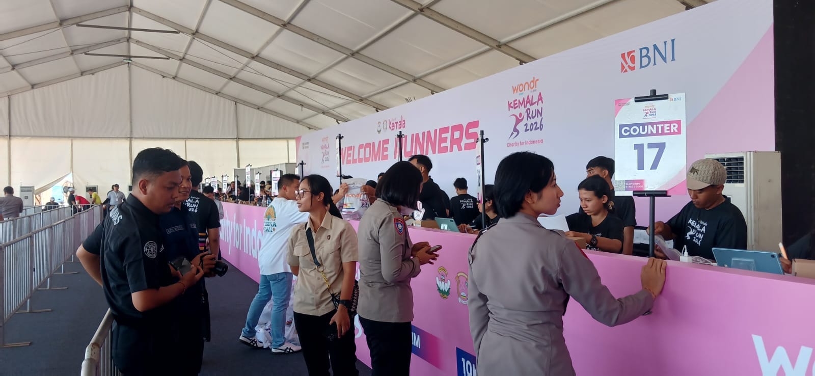 Polda Bali Kawal Pengambilan Race Pack Kemala Run 2026 di BUTC Pantai Purnama Gianyar, Kegiatan Berjalan Aman dan Lancar