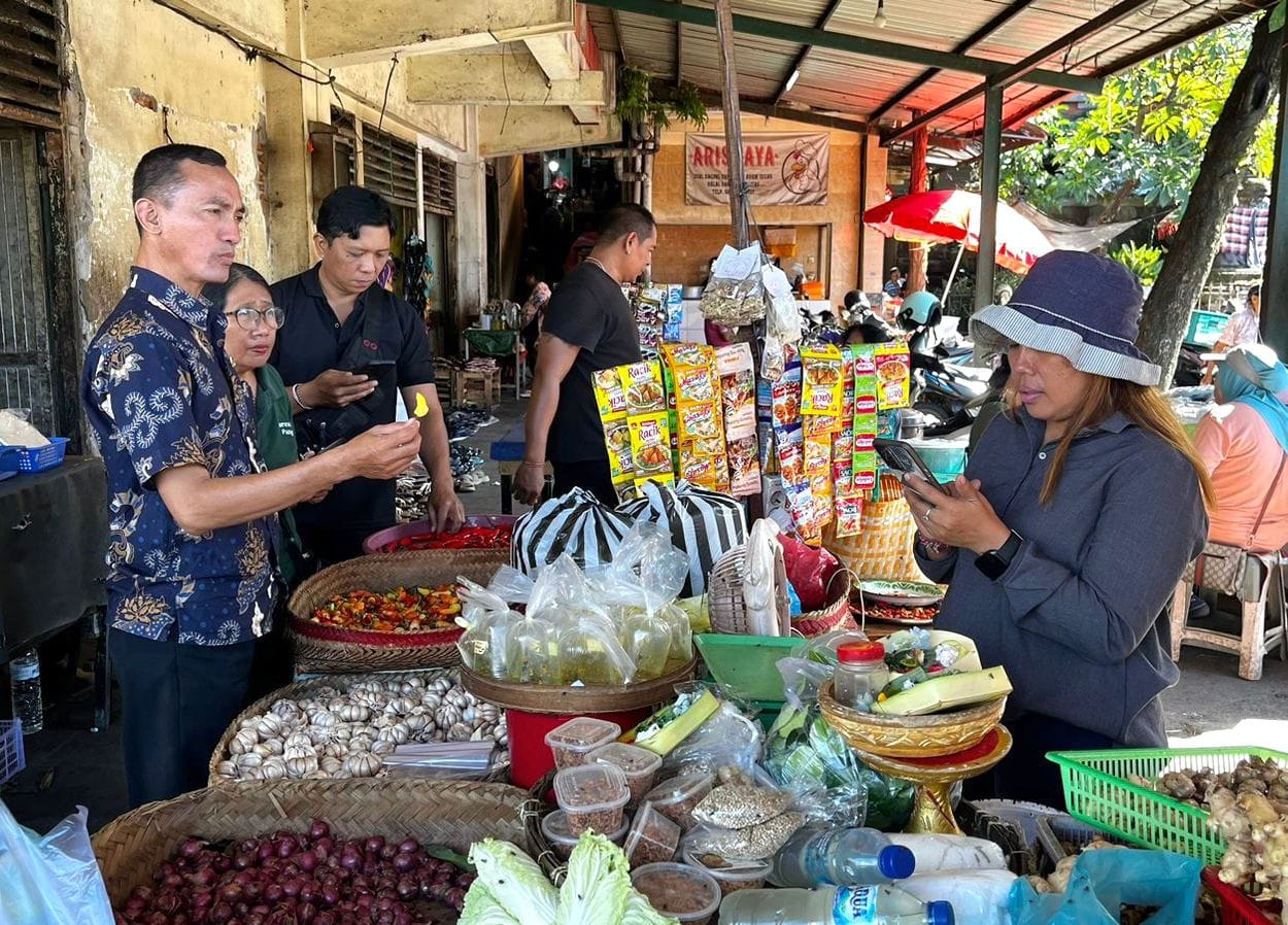 Polri Hadir Jaga Stabilitas Harga, Satgas Pangan Polda Bali Lakukan Pengecekan Langsung