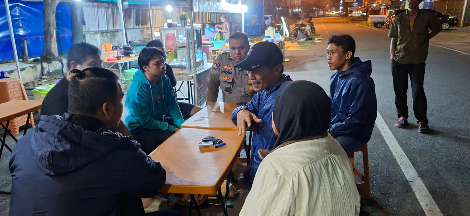 Bhabinkamtibmas Pontianak Kota Respons Cepat Aduan Warga, Aktivitas Warkop Ditertibkan Bersama Kelurahan
