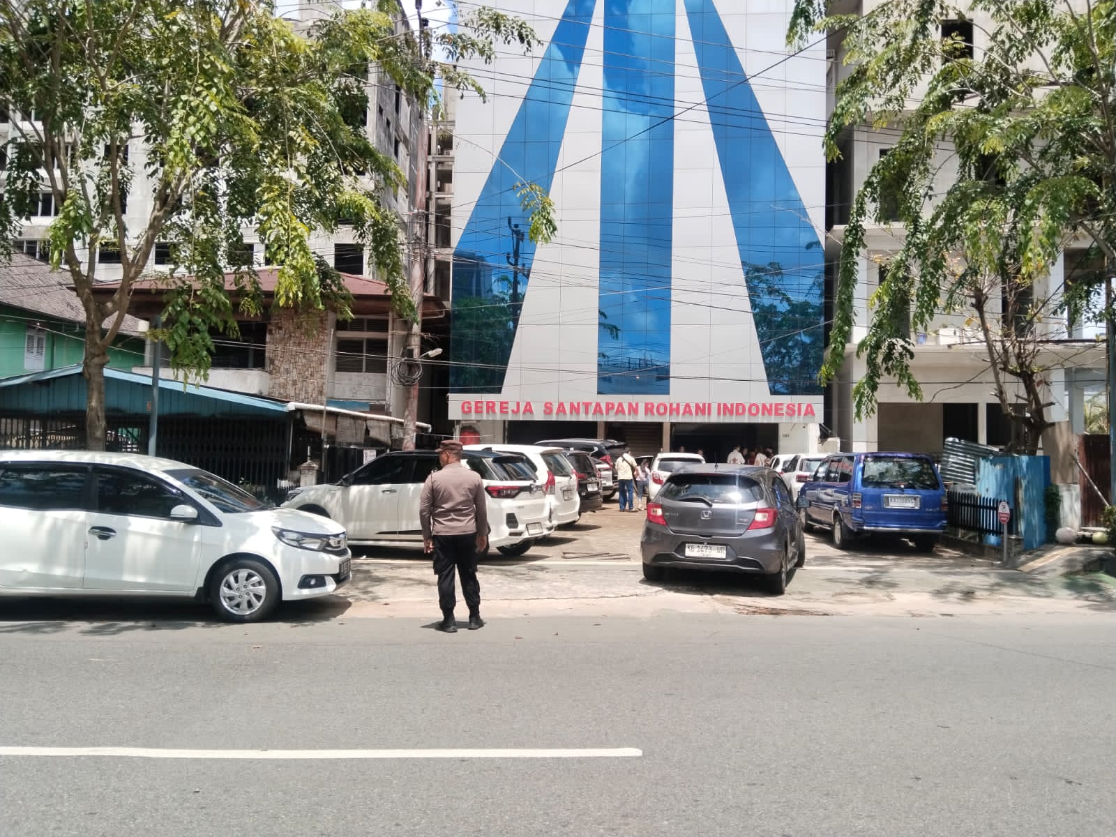 Polsek Pontianak Kota Amankan Ibadah Kebaktian di GSRI Pontianak
