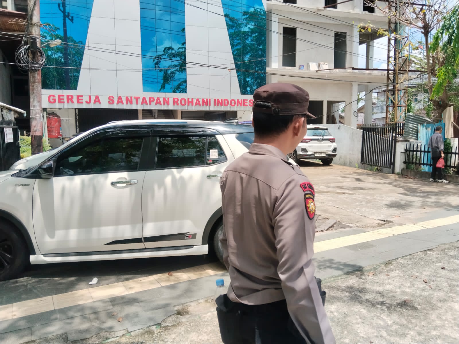 Polsek Pontianak Kota Laksanakan Pengamanan Ibadah Kebaktian di GSRI Pontianak