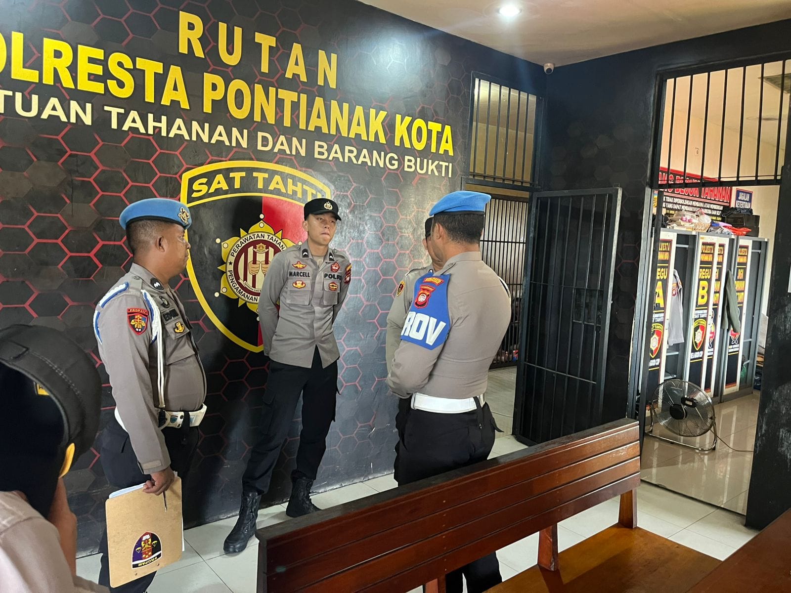 Siepropam Polresta Pontianak Awasi Pelayanan Publik di SPKT dan Rutan