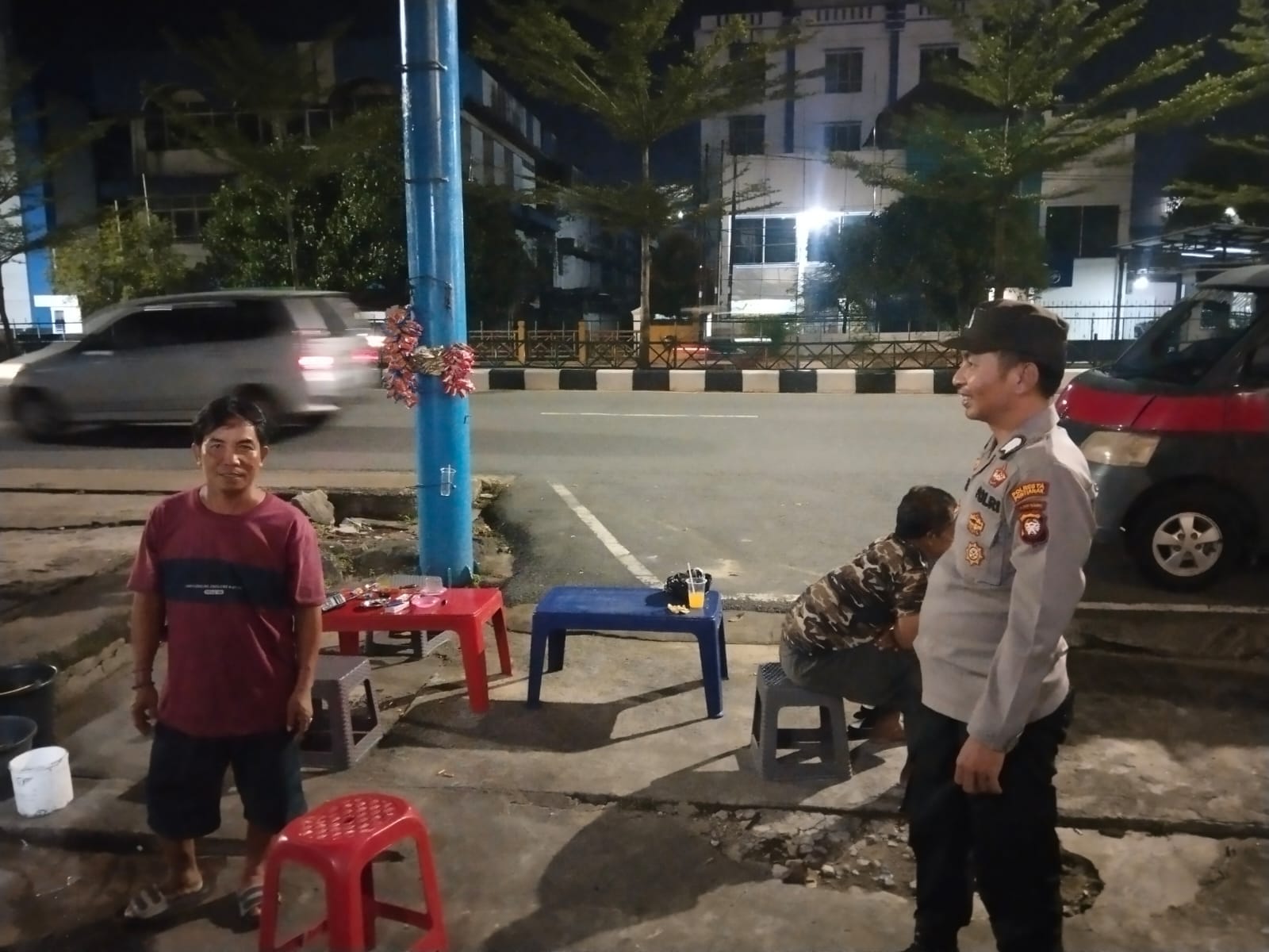 Patroli Enggang Polsek Pontianak Kota Sambangi Warga Tanjung Pura, Sampaikan Pesan Kamtibmas