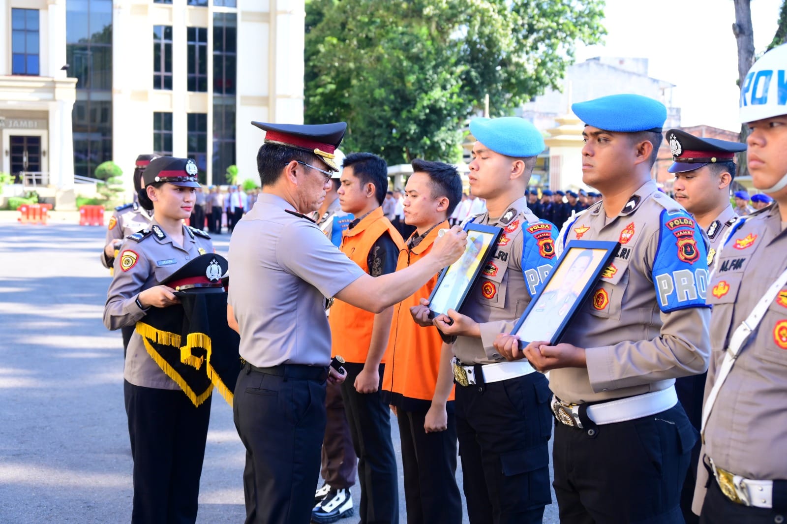 Polda Jambi Laksanakan Upacara PTDH, Empat Anggota Resmi Diberhentikan Tidak Dengan Hormat