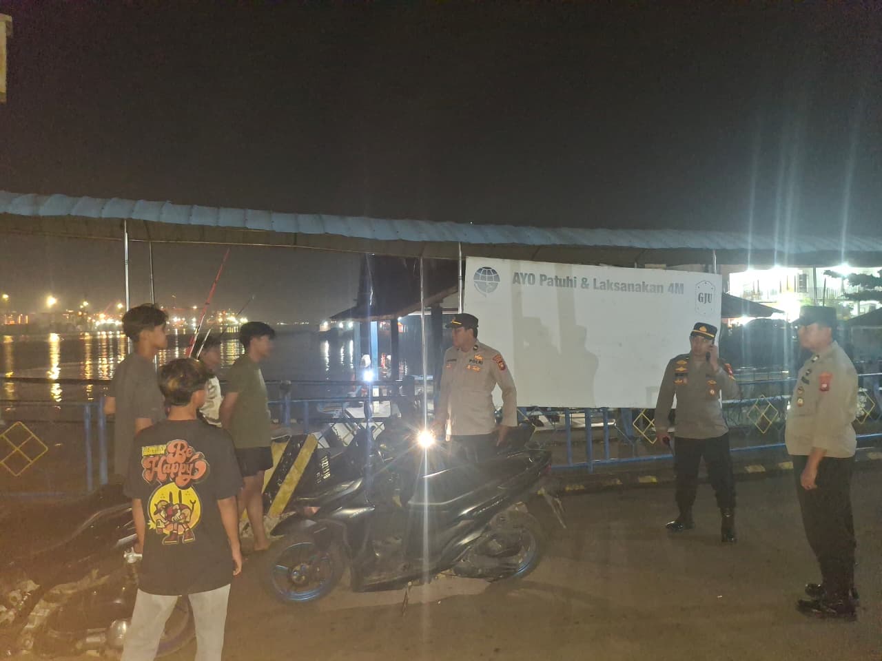 Persempit Ruang Gerak Pelaku Kriminal Patroli Polsek Pontianak Utara Sasar Tepian Sungai Kapuas