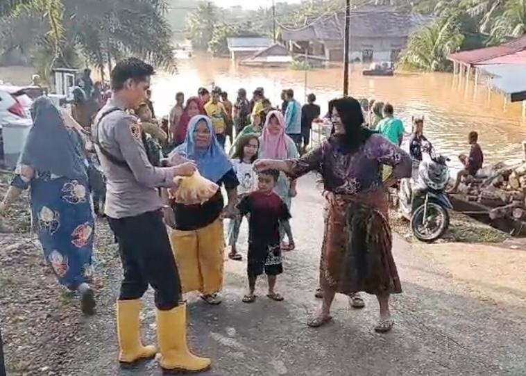Sinergi Polri dan Stakeholder Respons Cepat Banjir di Merangin–Sarolangun, Masyarakat Diminta Tingkatkan Kewaspadaan