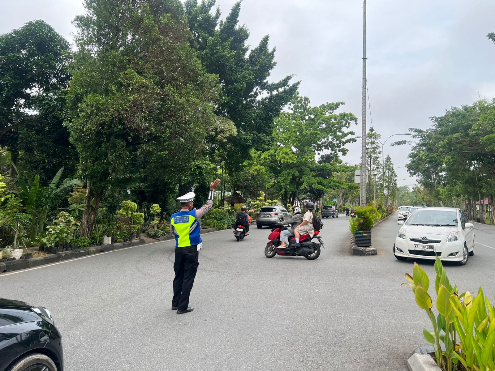 Upaya Cegah Macet, Polisi Lakukan Pengaturan Lalin di Wilayah Pontianak Selatan