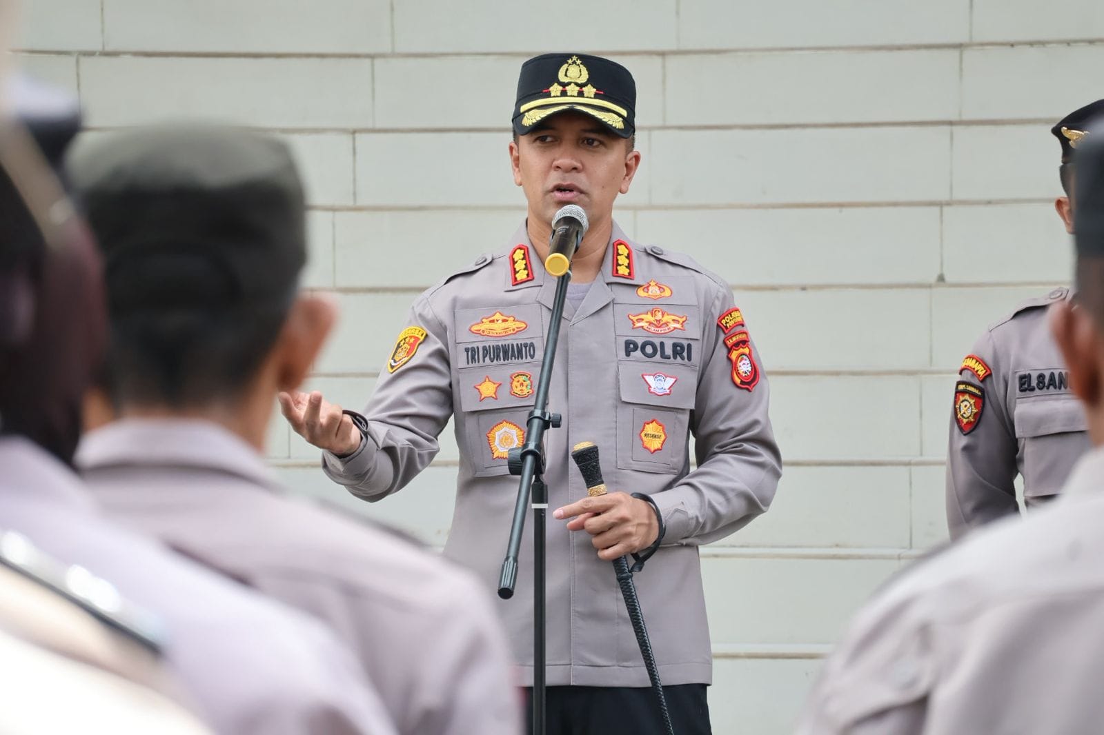Kapolresta Pontianak Pimpin Apel Pagi, Tegaskan Pentingnya Disiplin dan Kepatuhan SOP