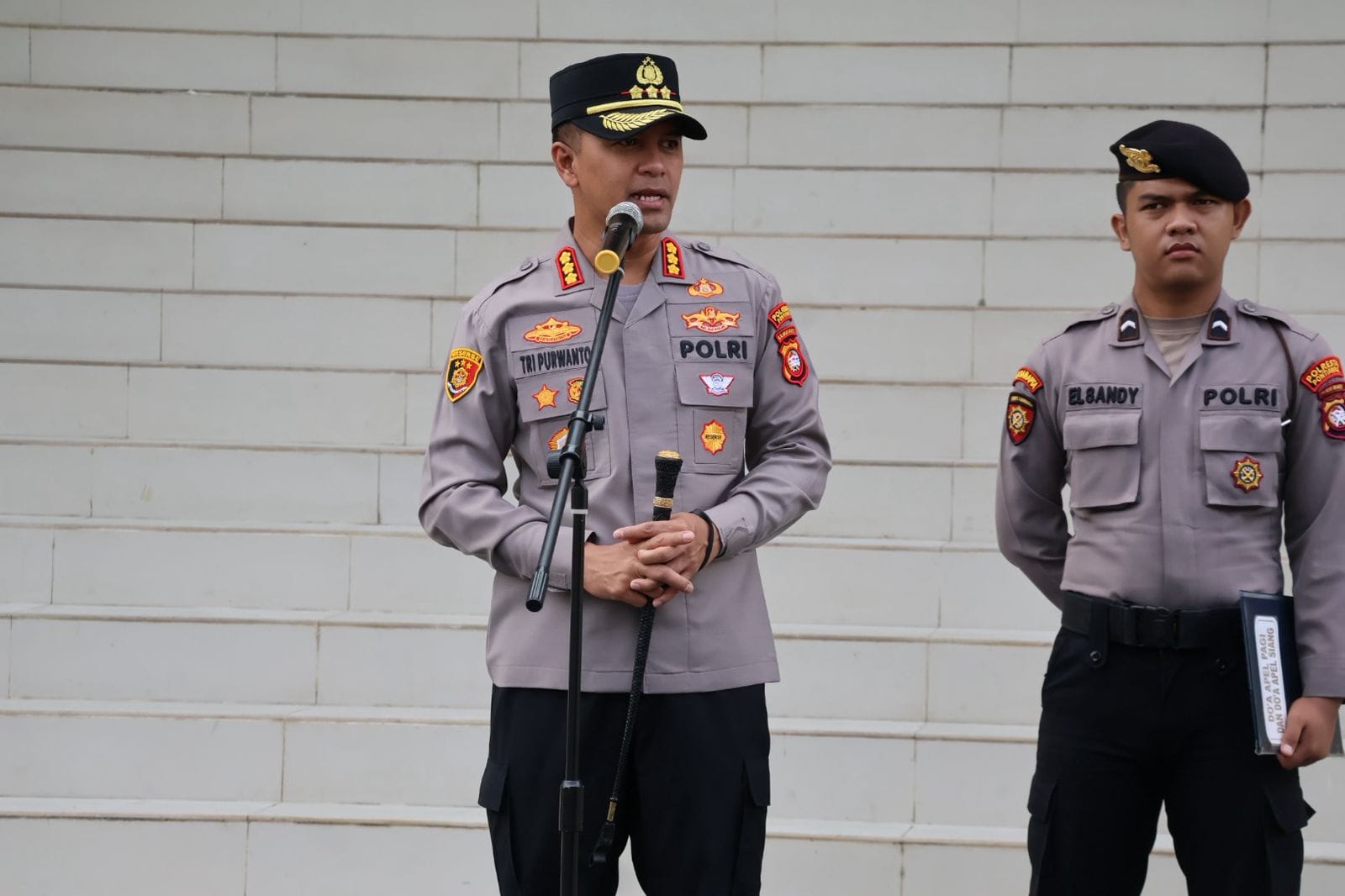 Kapolresta Pontianak Pimpin Apel Pagi, Tekankan Disiplin dan Kepatuhan SOP