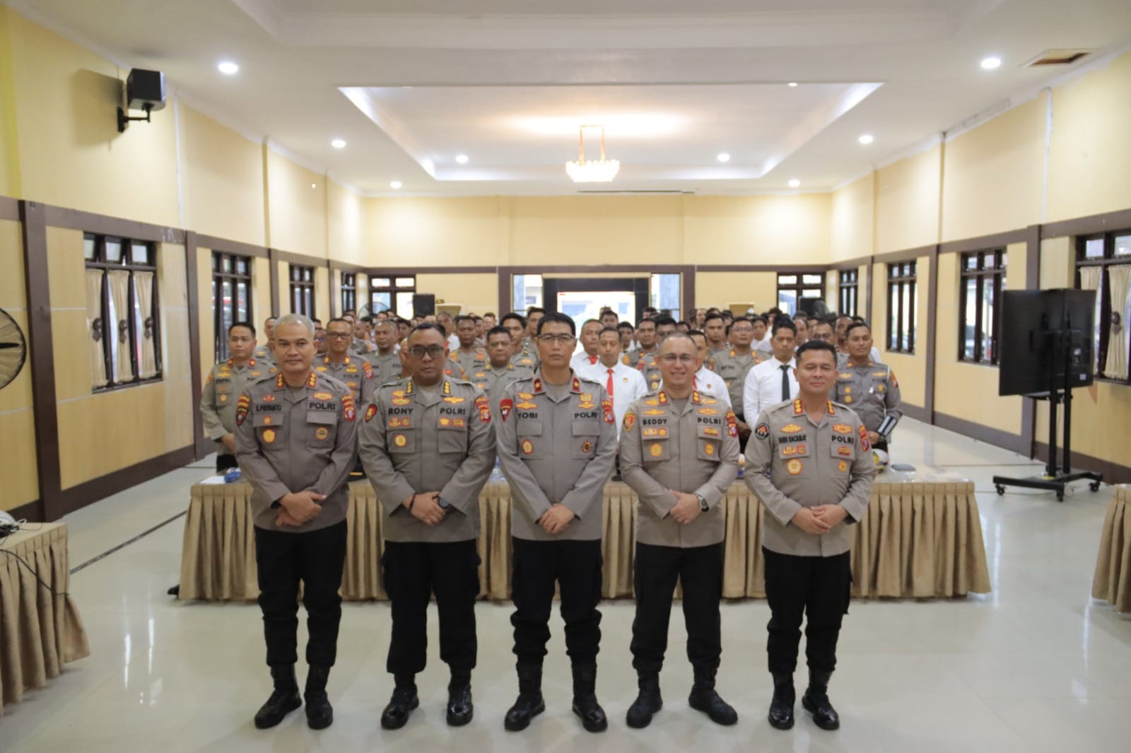 Dalam Kunjungan ke Polres Seruyan, Wakapolda Kalteng Dorong Transformasi Pelayanan Polri yang Lebih Profesional