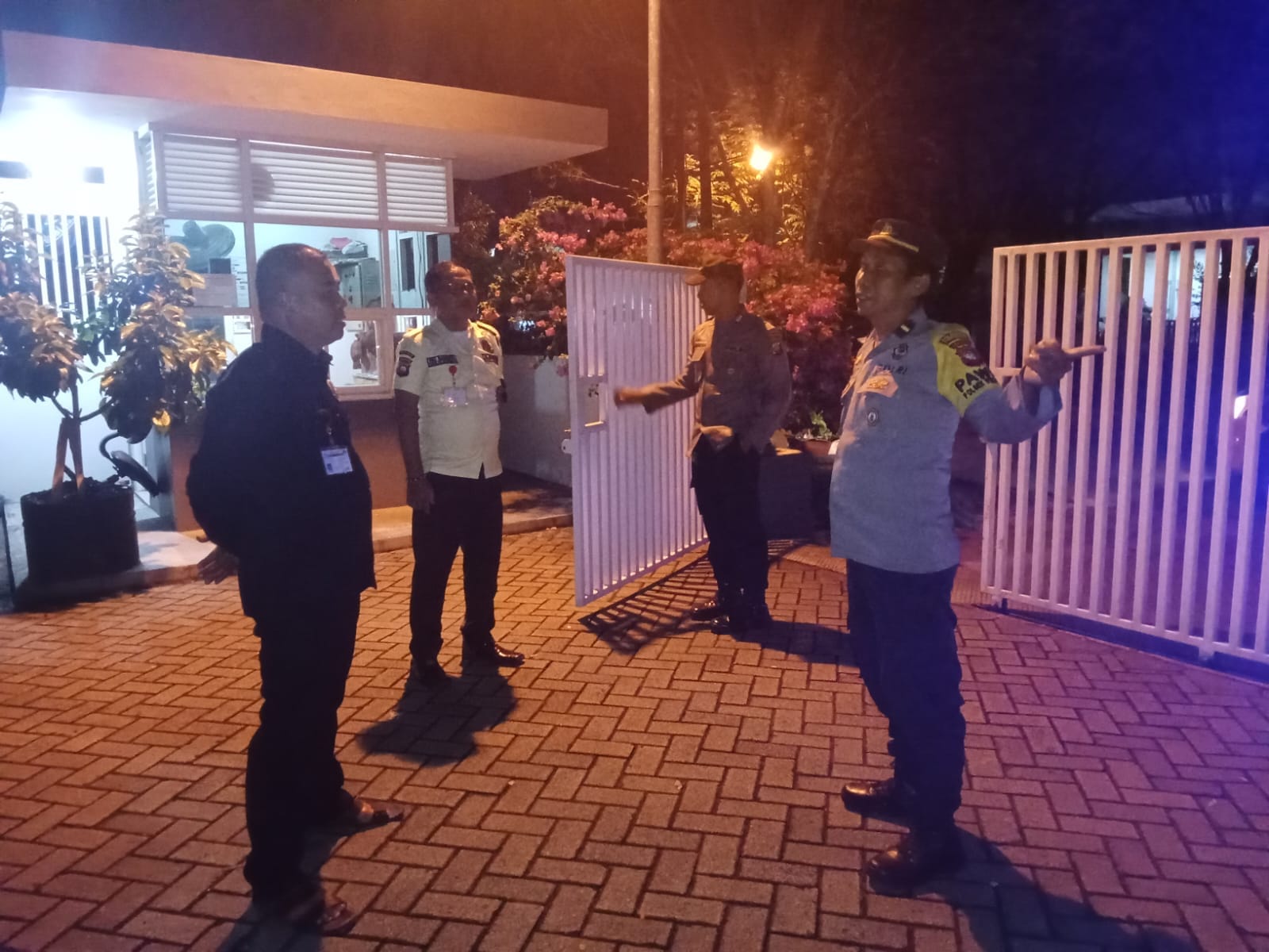 Patroli Dialogis dan Sambang di Pontianak Selatan–Tenggara Jaga Situasi Kamtibmas Tetap Aman dan Kondusif