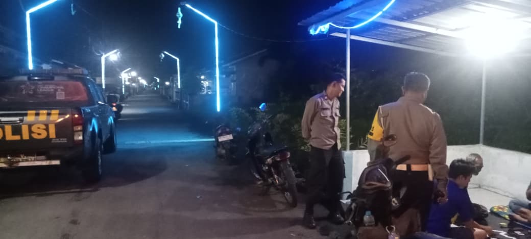 Patroli Dialogis Enggang Timur Sambangi Penjaga Malam, Sampaikan Imbauan Kamtibmas