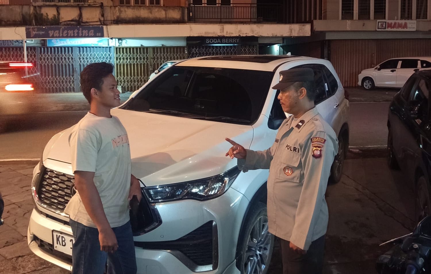 Lewat Patroli Dialogis, Aipda Iwan Kurniawan Pererat Komunikasi dengan Warga
