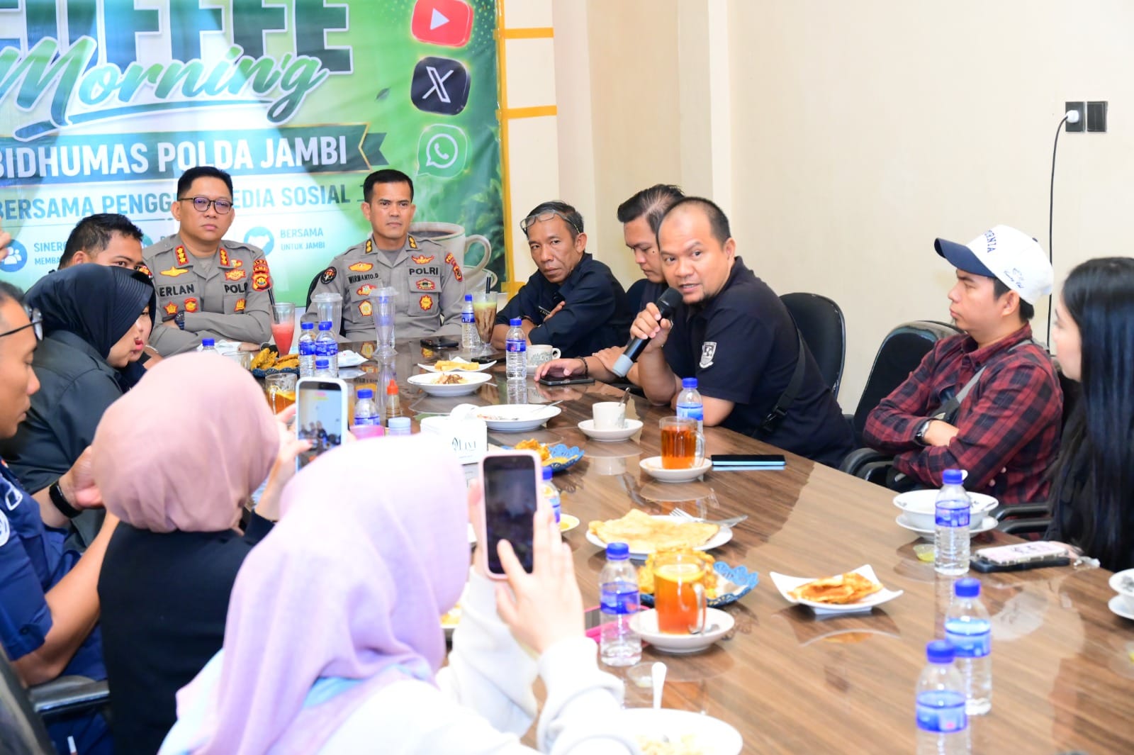 Bidhumas Polda Jambi Pererat Kemitraan dengan Influencer dan Pegiat Medsos Lewat Coffee Morning