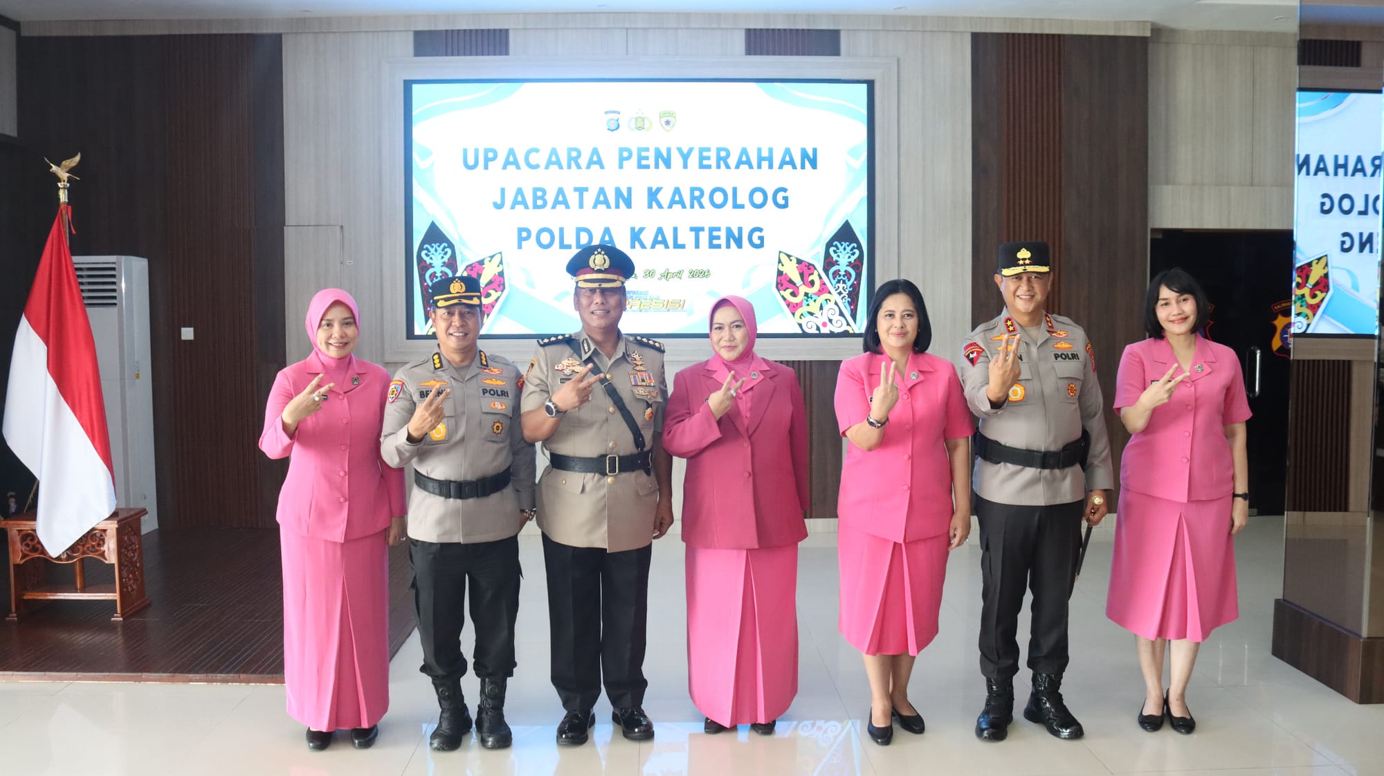 Kapolda Kalteng Resmi Serahkan Jabatan Karolog dalam Upacara Serah Terima