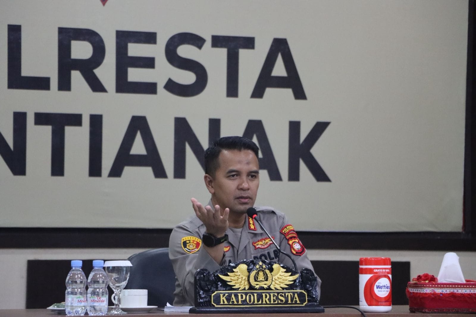 Kapolresta Pontianak Berikan Arahan dan Evaluasi Kinerja kepada Perwira