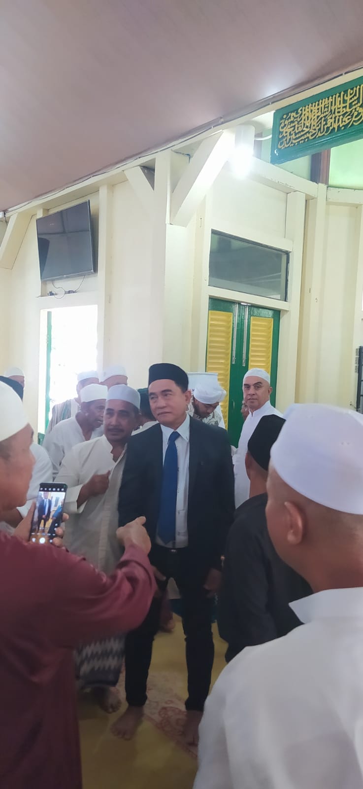 Polsek Pontianak Timur Siaga Kawal Kunjungan Menko Kumham dan Imipas di Masjid Jami Sultan Abdurrahman
