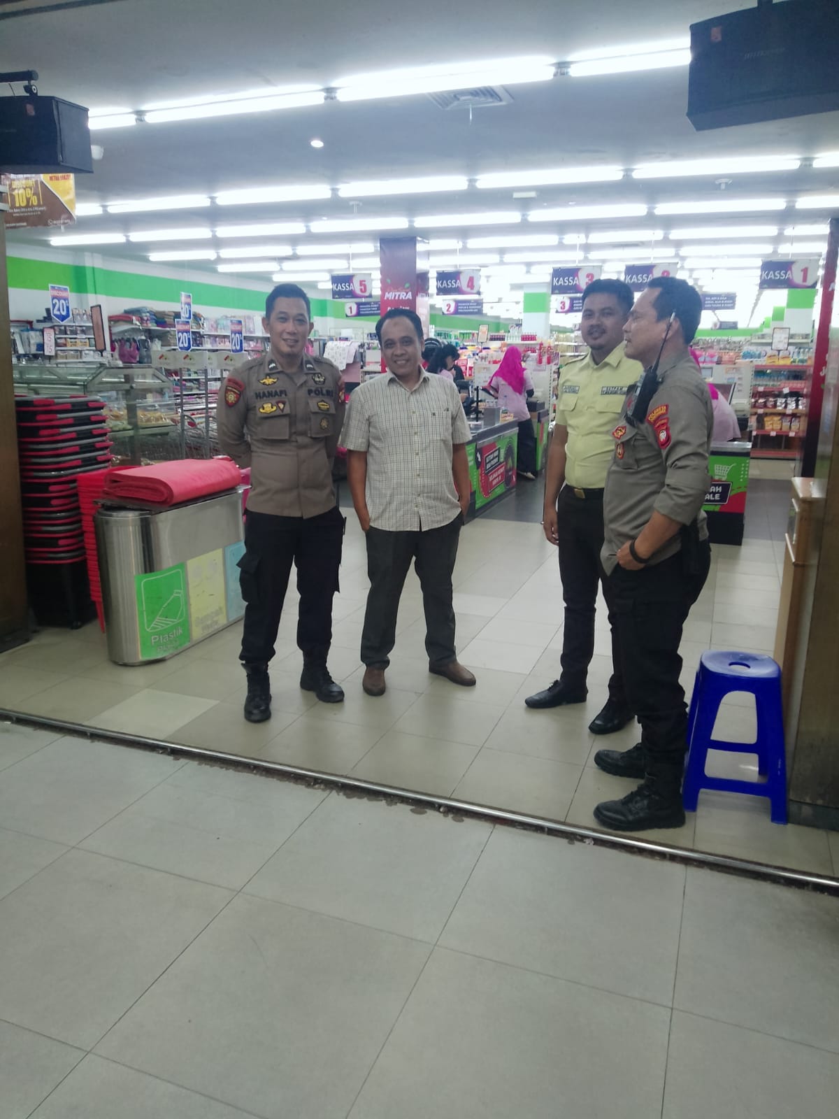 Enggang Polsek Pontianak Barat Intensifkan Patroli di Mitra Mart Sungai Jawi