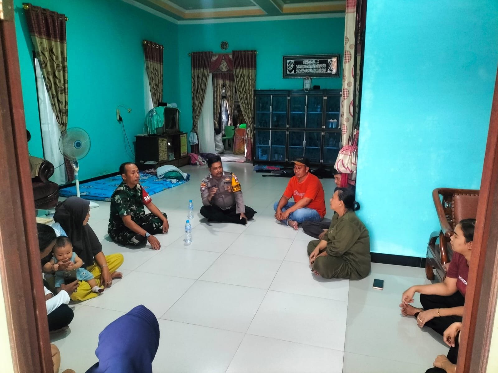 Bhabinkamtibmas Siantan Tengah Aktif Sambangi Warga, Perkuat Komunikasi Kamtibmas