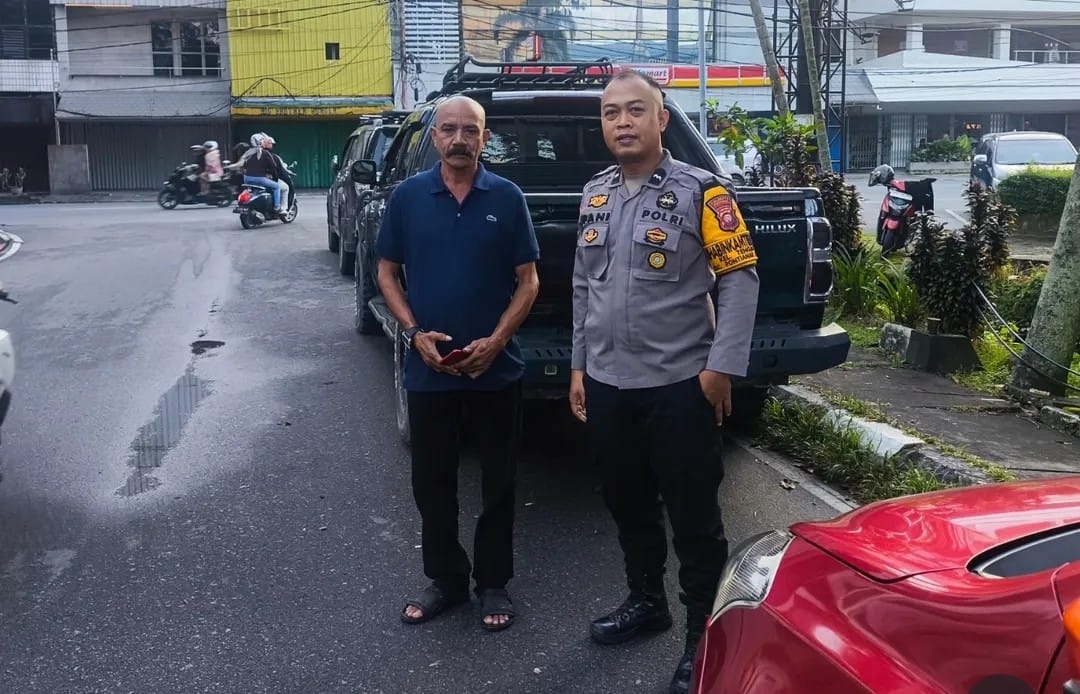 Patroli Humanis Jadi Cara Bhabinkamtibmas Polsek Pontianak Kota Dekatkan Diri ke Masyarakat