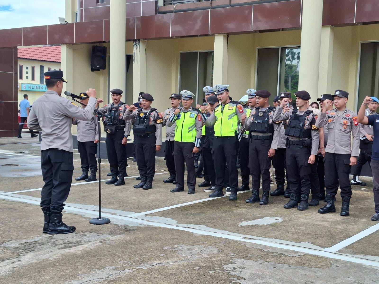Tingkatkan Kesiapsiagaan, Polresta Pontianak Latih Personel melalui Simulasi Layanan 110