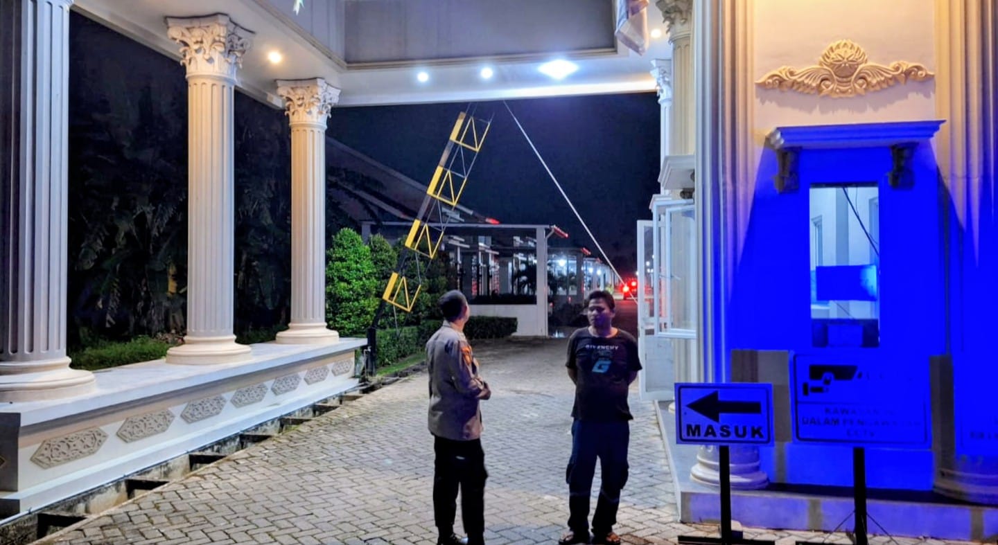Patroli Enggang Sambangi Komplek Ampera Emerald untuk Pastikan Keamanan Malam Tetap Kondusif