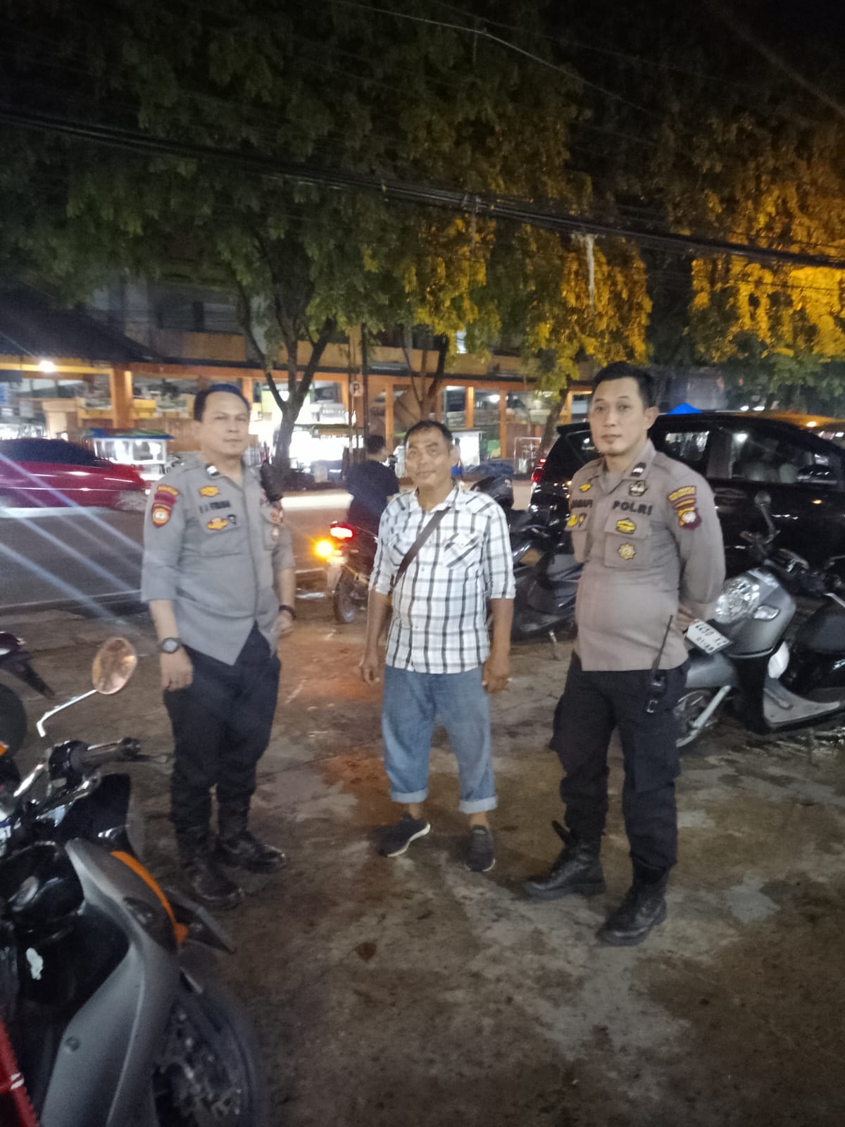Patroli Kamtibmas di Swalayan Citra Jeruju, Personel Enggang Ajak Warga Jaga Keamanan Bersama