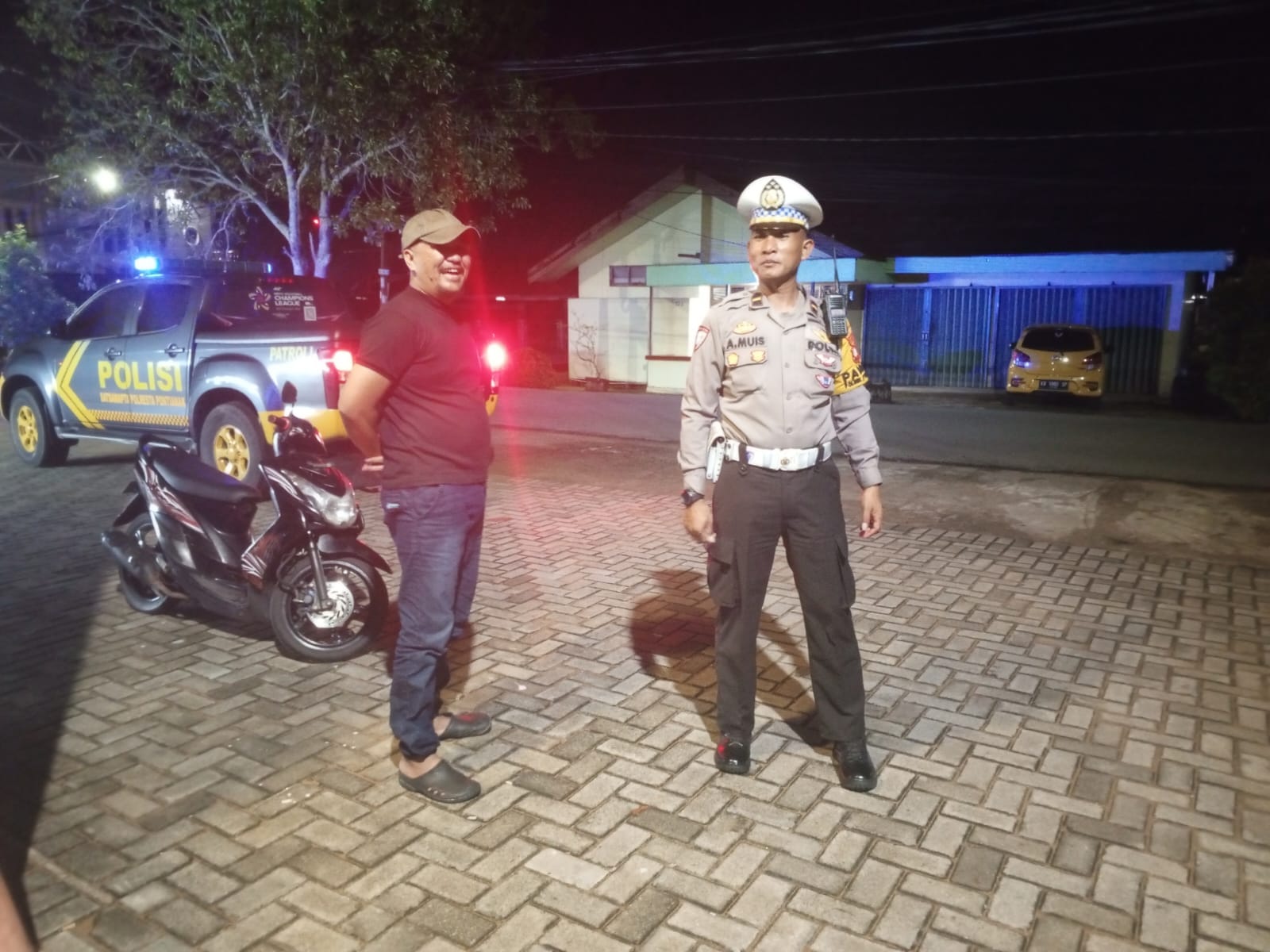 Jaga Kamtibmas Tetap Kondusif dan Aman Melalui Kegiatan Patroli Dialogis / Sambang di Wilayah Pontianak Selatan dan Pontianak Tenggara