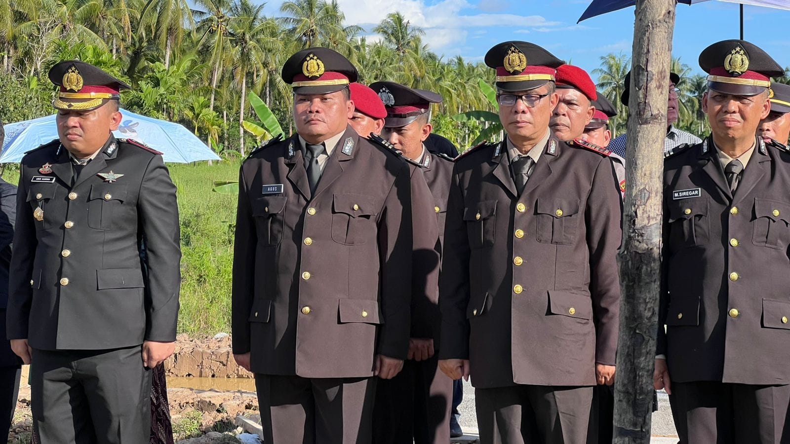 Suasana Haru Iringi Kapolresta Pontianak Saat Memimpin Apel Persada dan Prosesi Penghormatan Terakhir AKP MBL Saragih