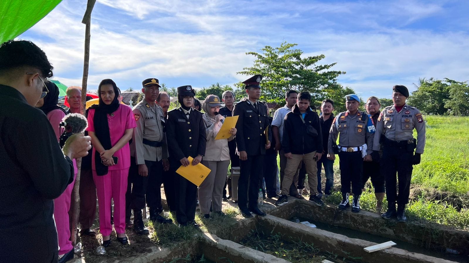 Kapolresta Pontianak Pimpin Apel Persada dan Penghormatan Terakhir bagi Almarhum AKP MBL Saragih dengan Penuh Khidmat