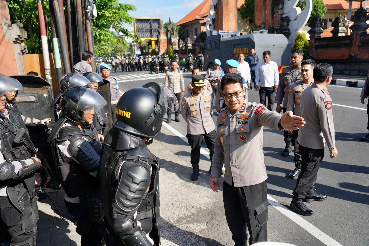 Polda Bali Laksanakan Sispam Mako Guna Melatih Respon Personel Dalam Menghadapi Situasi Darurat