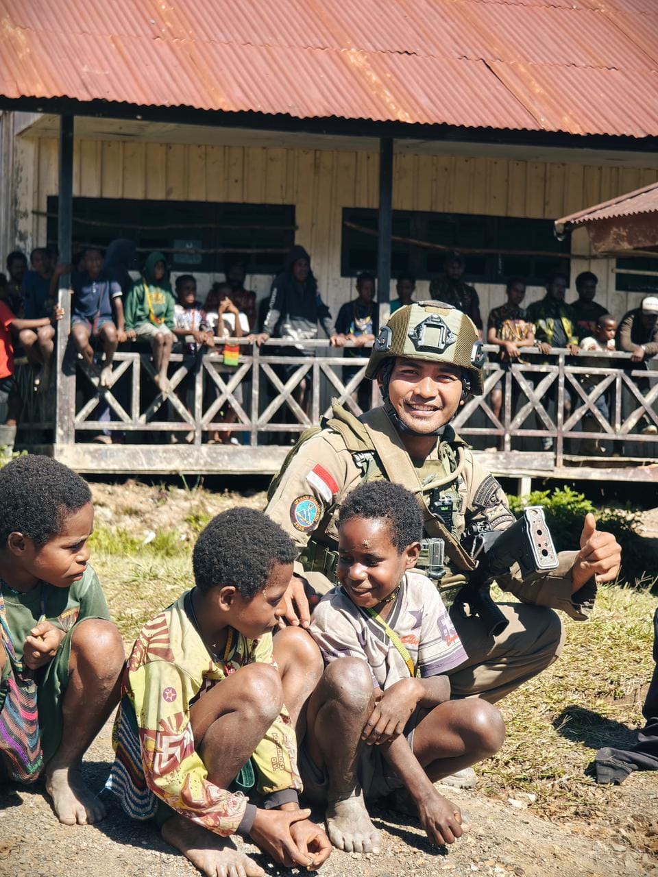 Satgas Damai Cartenz Hadir di Distrik Sinak, Bangkitkan Motivasi dan Semangat Belajar Pelajar Papua