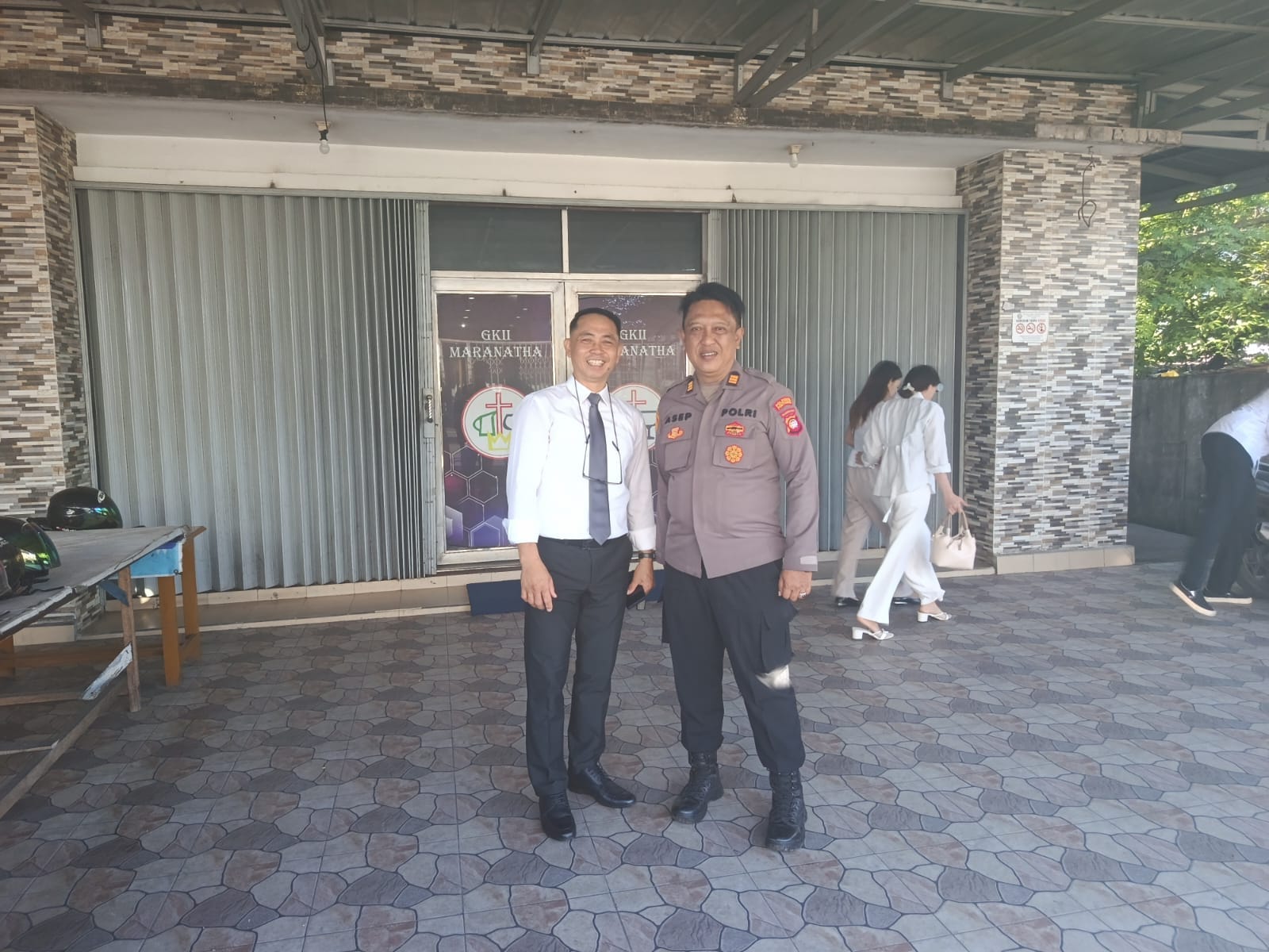 Polsek Pontianak Barat Siagakan Personel Demi Kelancaran Ibadah Kenaikan Isa Almasih