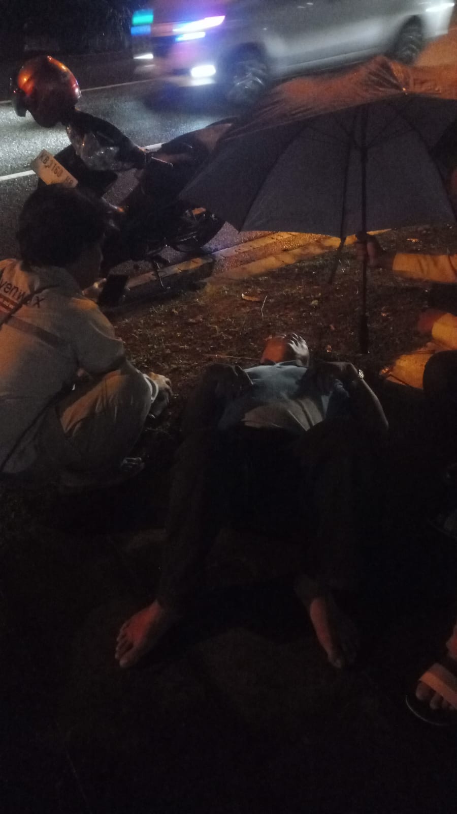 Laka Tunggal di Jalan Ahmad Yani Ditangani Cepat oleh Patroli Enggang Selatan