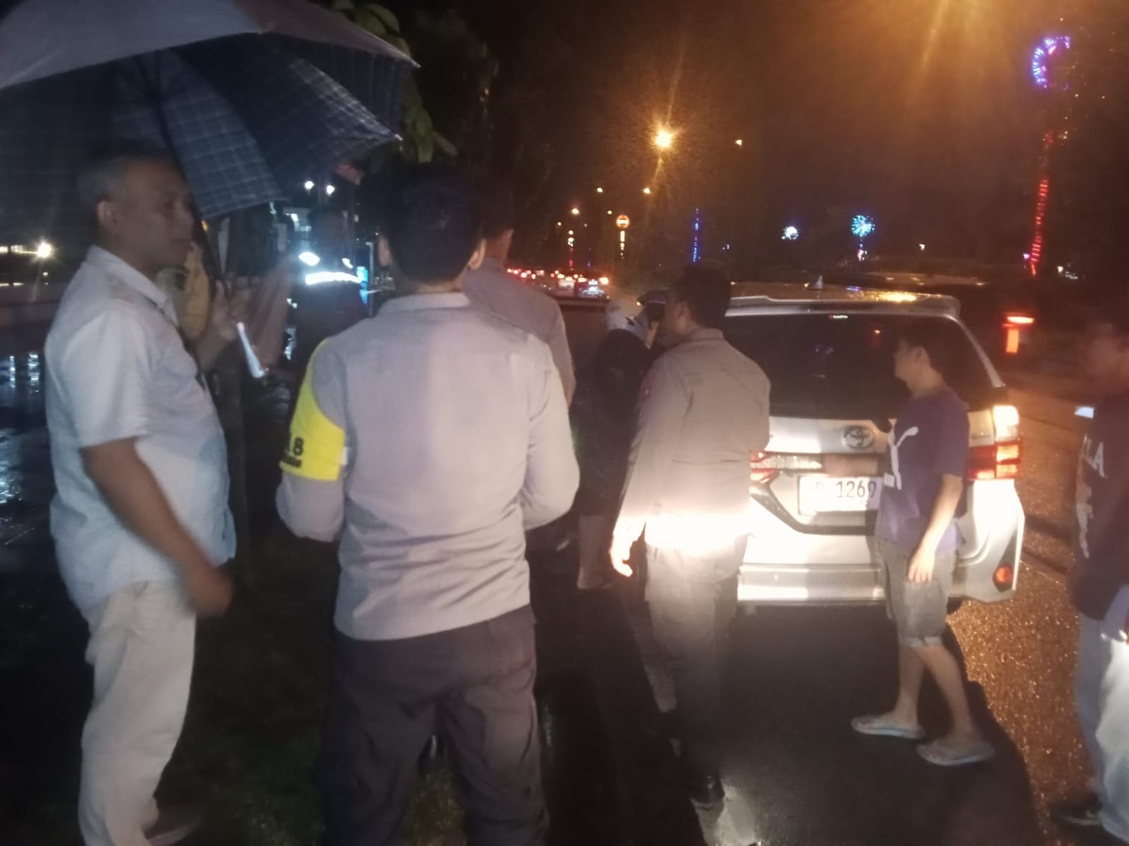 Patroli Enggang Selatan Respons Cepat Laporan Warga Terkait Laka Tunggal di Jalan Ahmad Yani