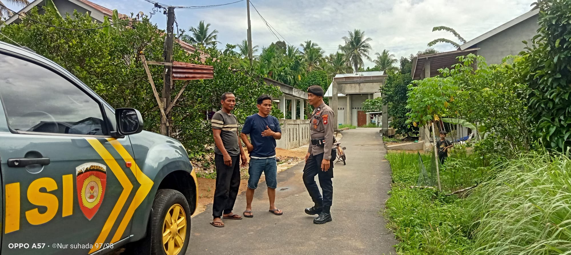Sambangi Warga di Jalan Petani, Personel Enggang Polsek Pontianak Kota Sampaikan Pesan Kamtibmas