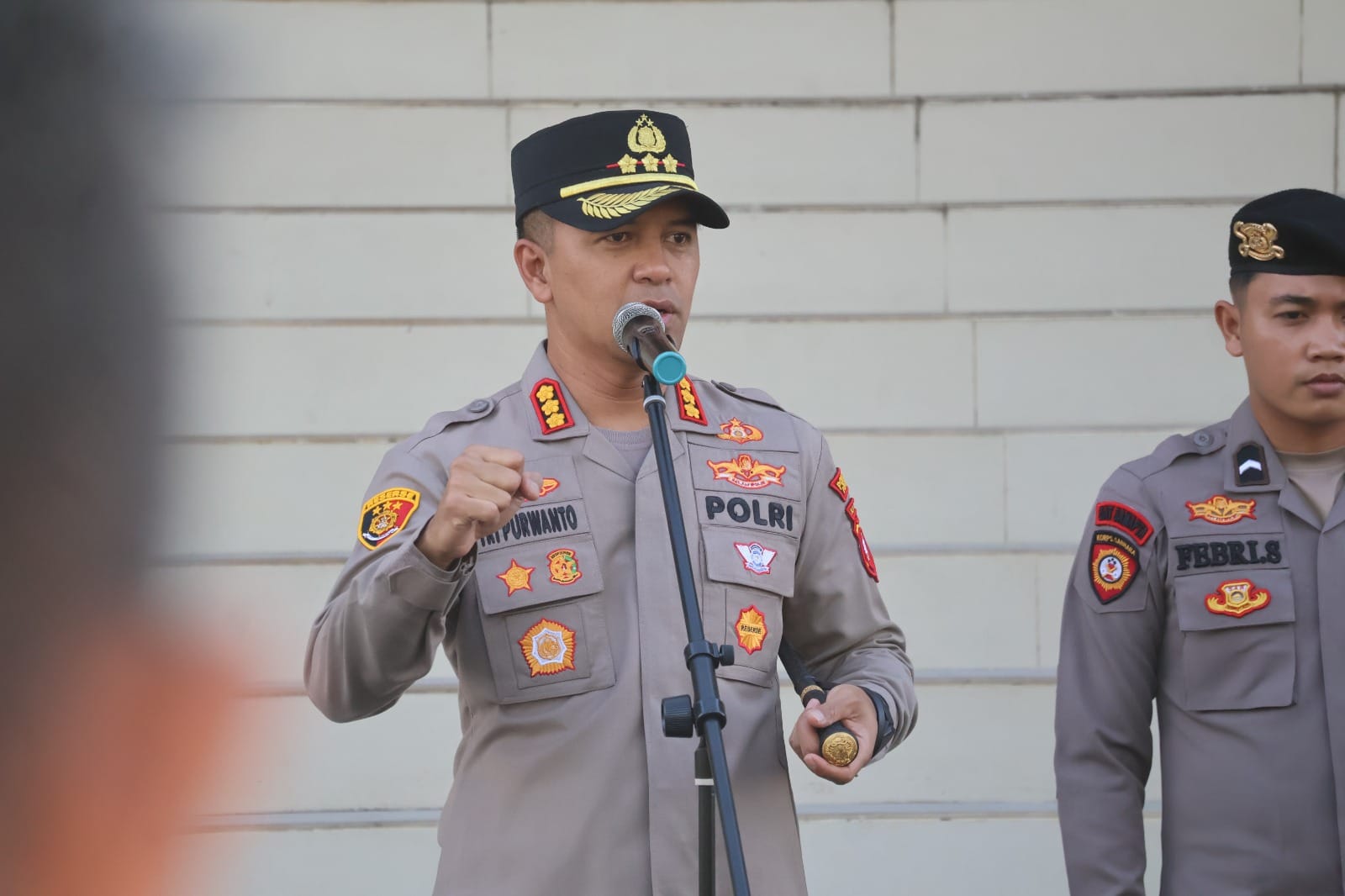 Kapolresta Pontianak Tekankan Evaluasi Kinerja Saat Pimpin Apel Pagi Personel
