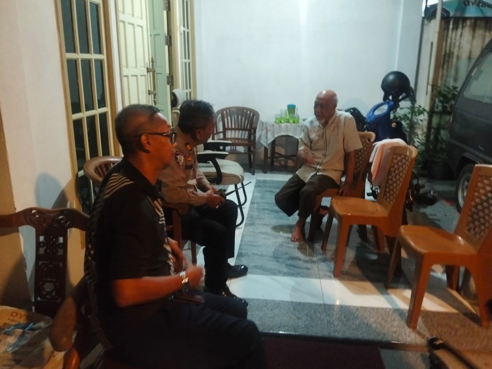 Sigap Redam Konflik, Enggang Timur Bersama Polresta Pontianak Datangi Lokasi Keributan Warga