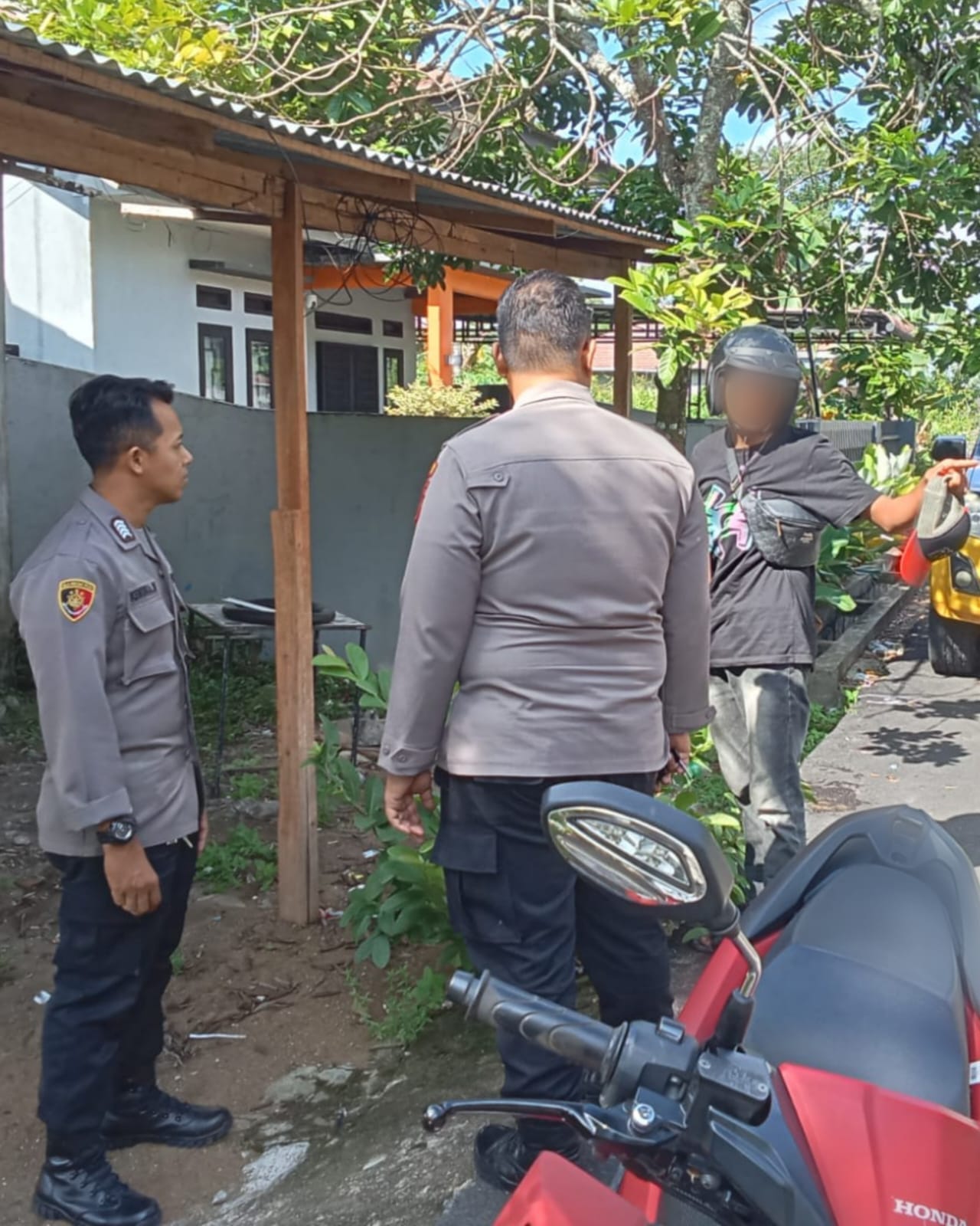 Terima Laporan 110, Tim Enggang Selatan Gerak Cepat Amankan Pasangan Suami Istri Pelaku Keributan