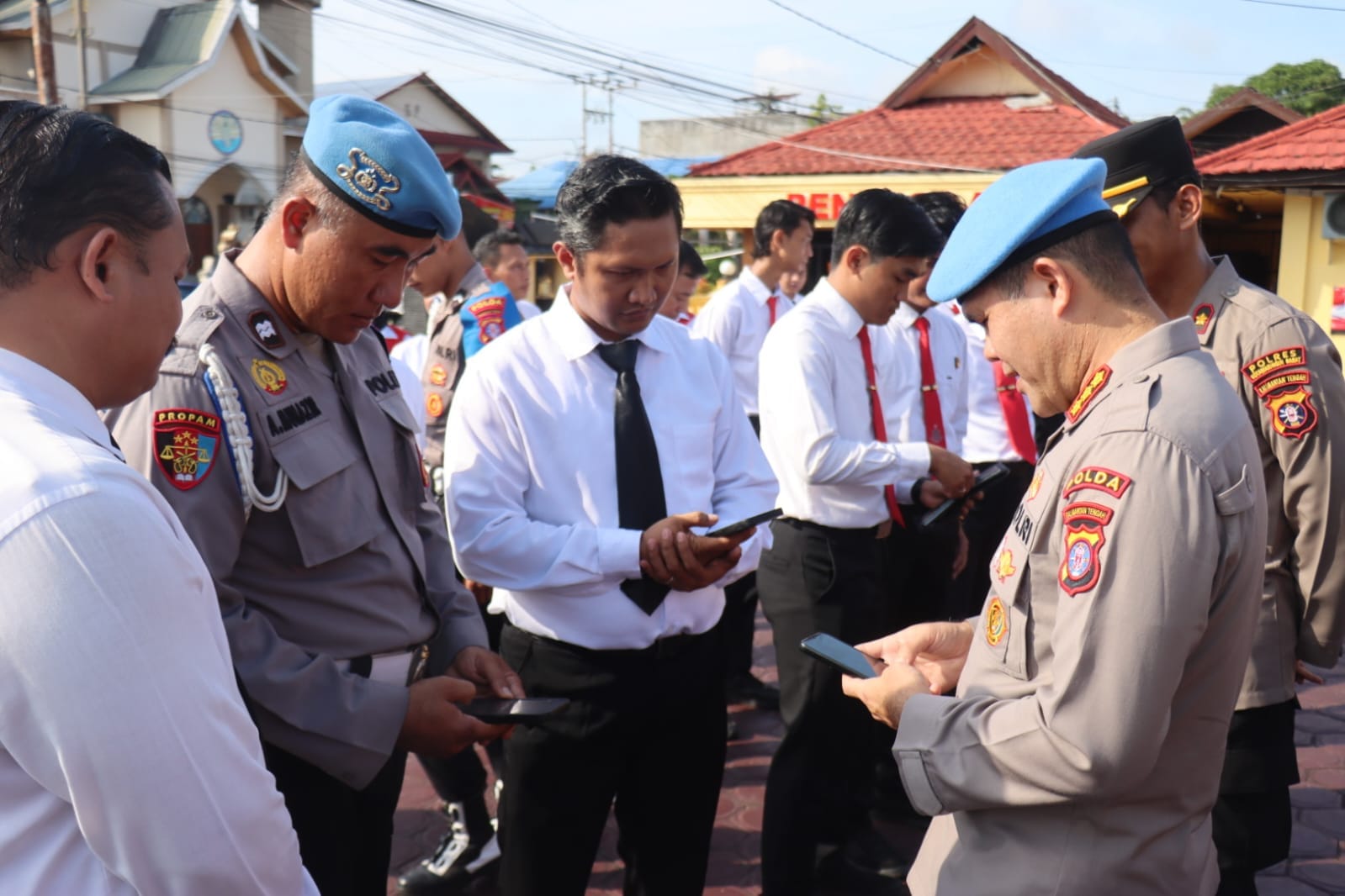 Pimpin Apel di Polres Kobar, Kabid Propam Polda Kalteng Tekankan Disiplin dan Larangan Narkoba bagi Personel