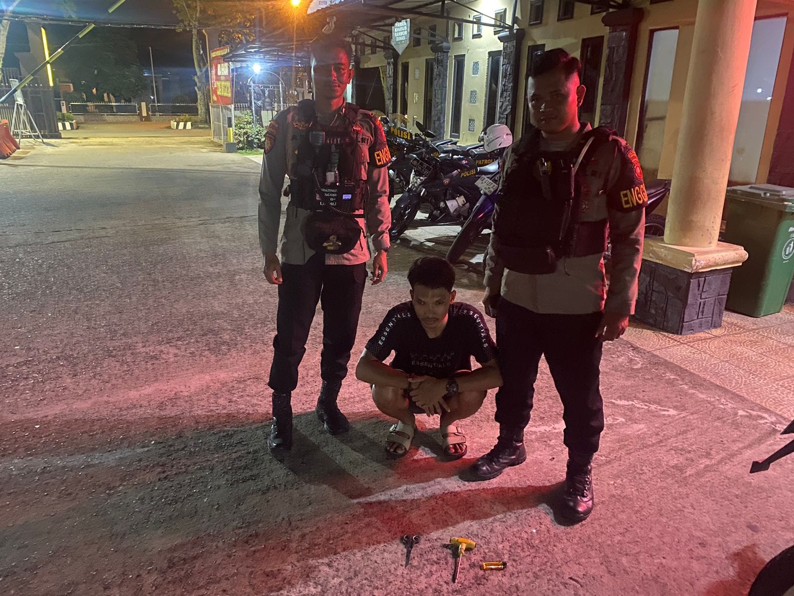 Call Center 110 Polresta Pontianak Respon Cepat Aduan Masyarakat, Patroli Enggang Resta Amankan Pria Terduga Pelaku Penipuan