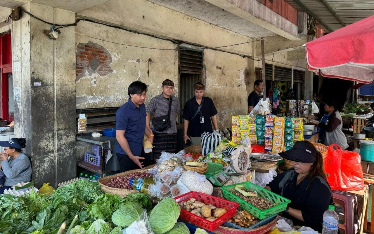 Sidak Akhir Pekan, Satgas Saber Pangan Polda Bali Pantau Harga dan Stok Bapokting