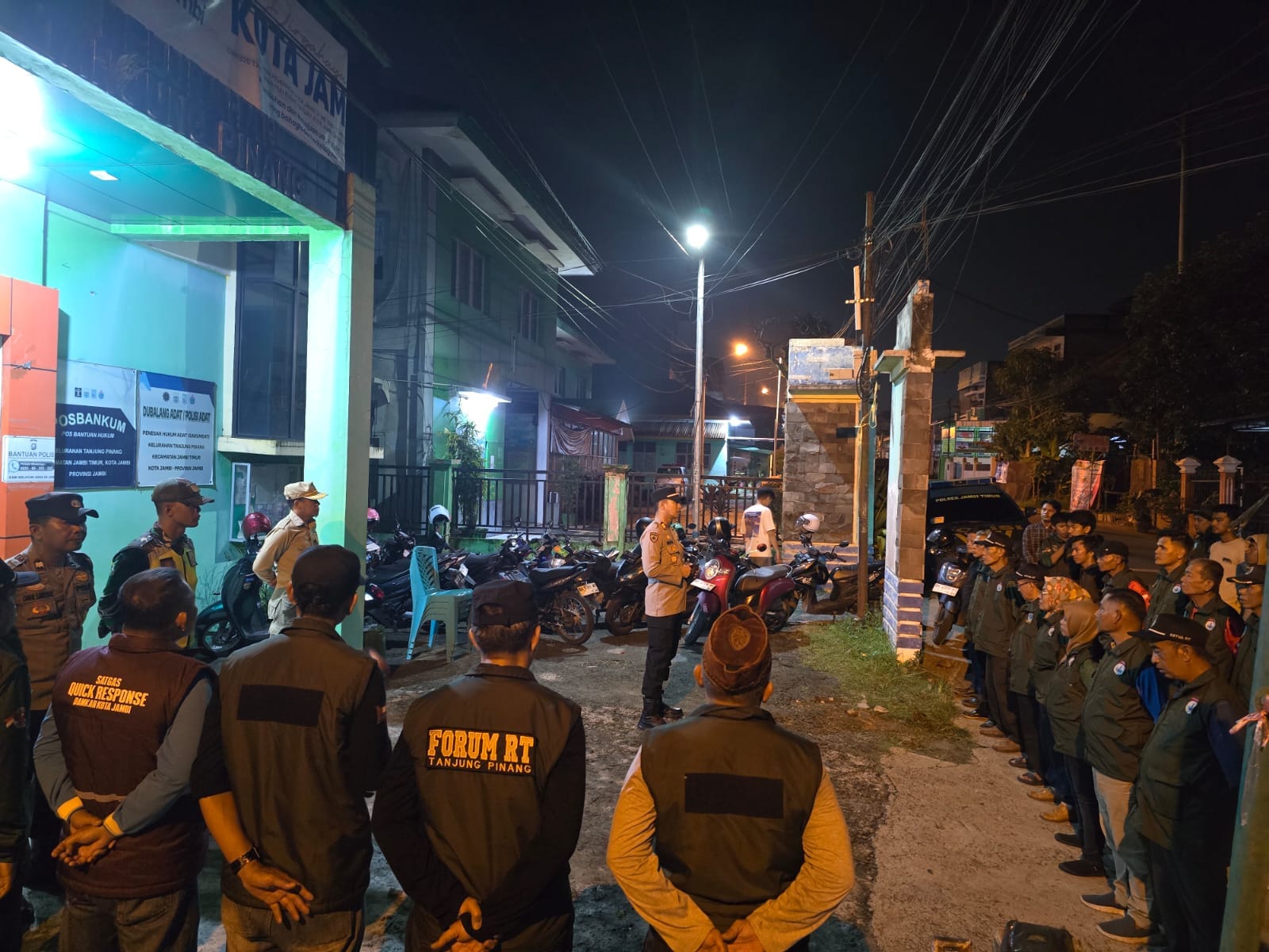 Sinergi Jaga Kamtibmas, Polsek Jambi Timur dan Forum RT Tanjung Pinang Kompak Gelar Patroli Bersama