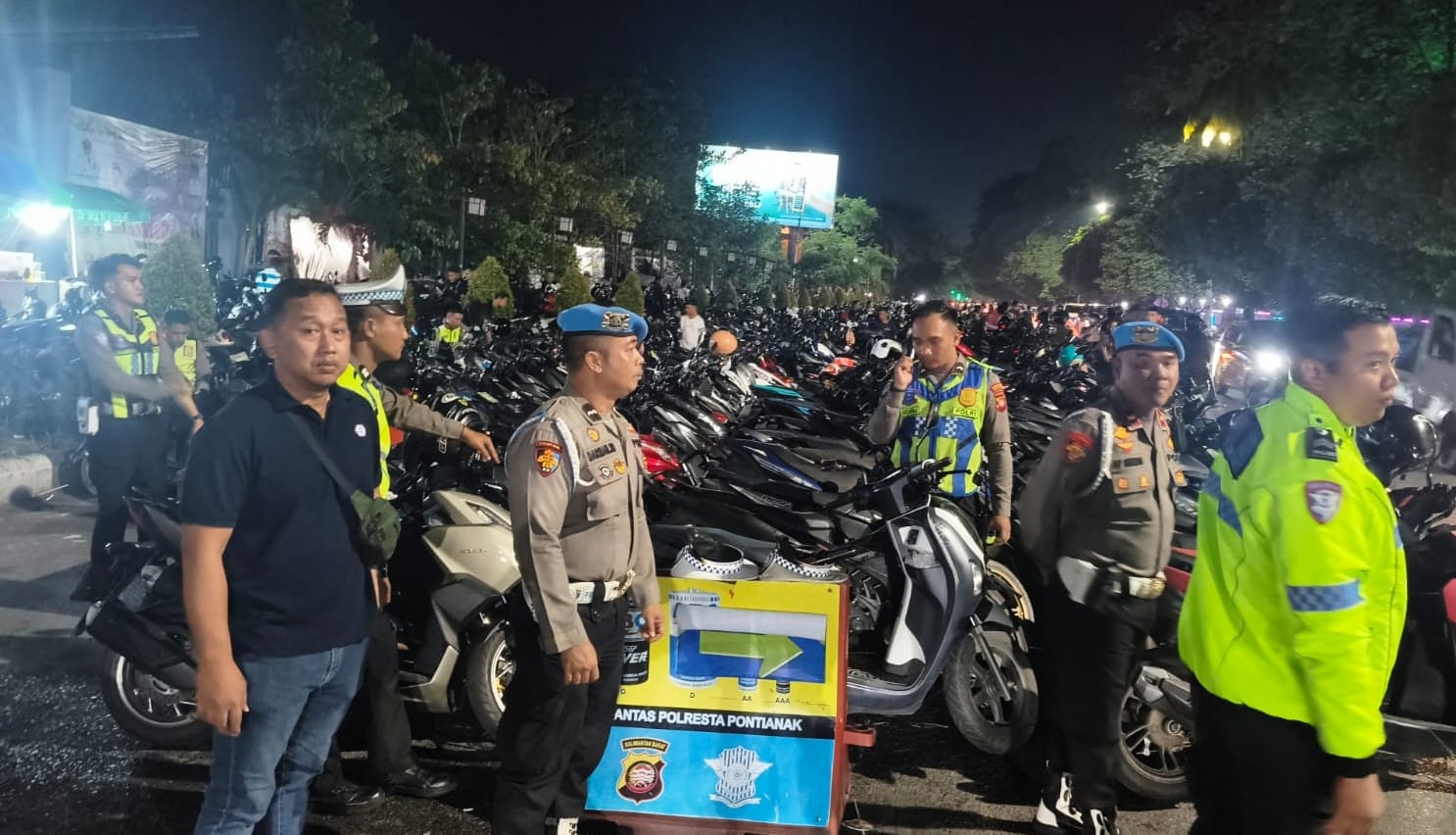 Polsek Pontianak Kota Siagakan Personel Amankan Penutupan Pekan Gawai Dayak ke-XL