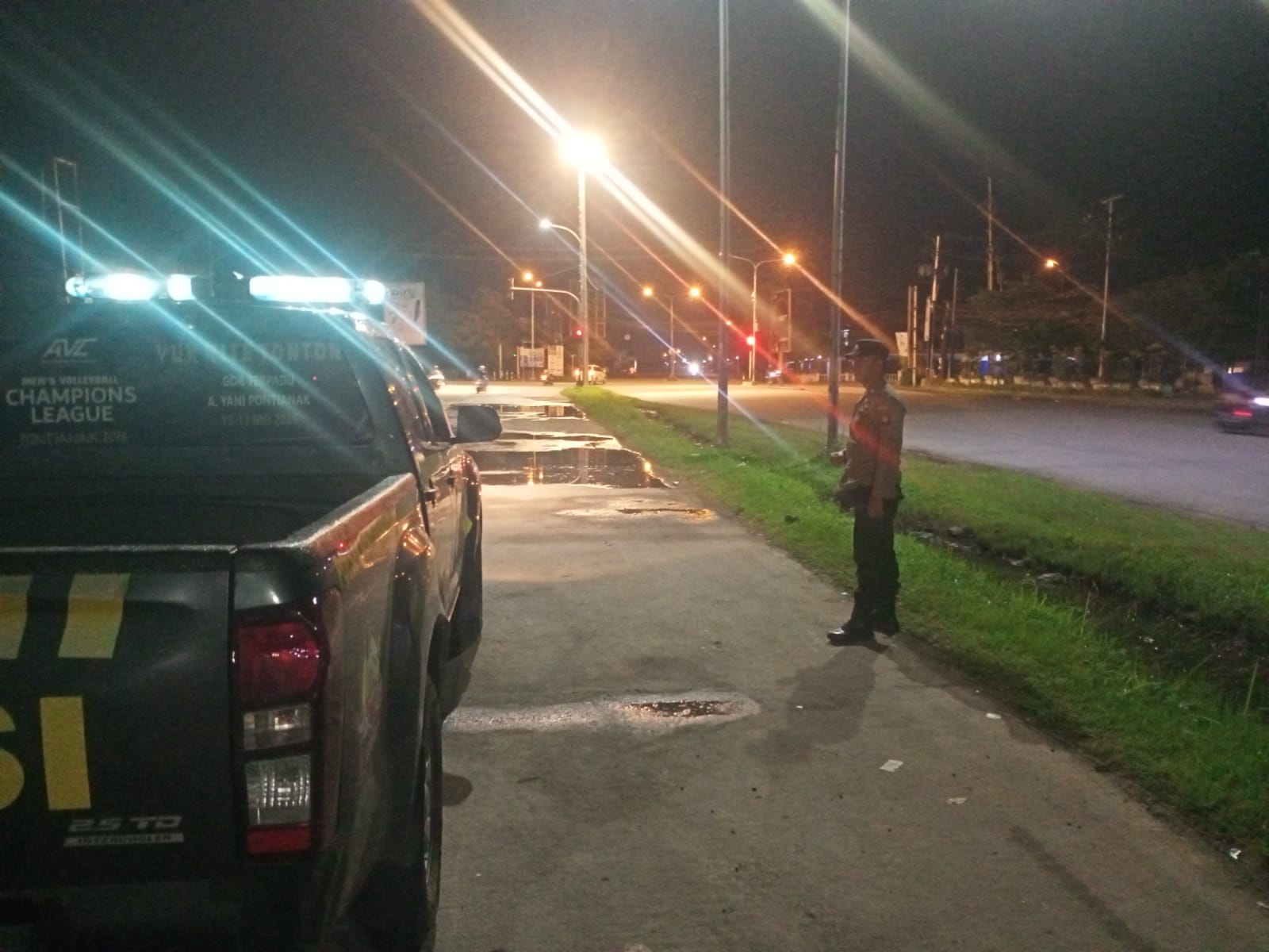 Minimalisir Gangguan Kamtibmas, Patroli Enggang Polsek Pontianak Utara Rutin Sambangi Warga