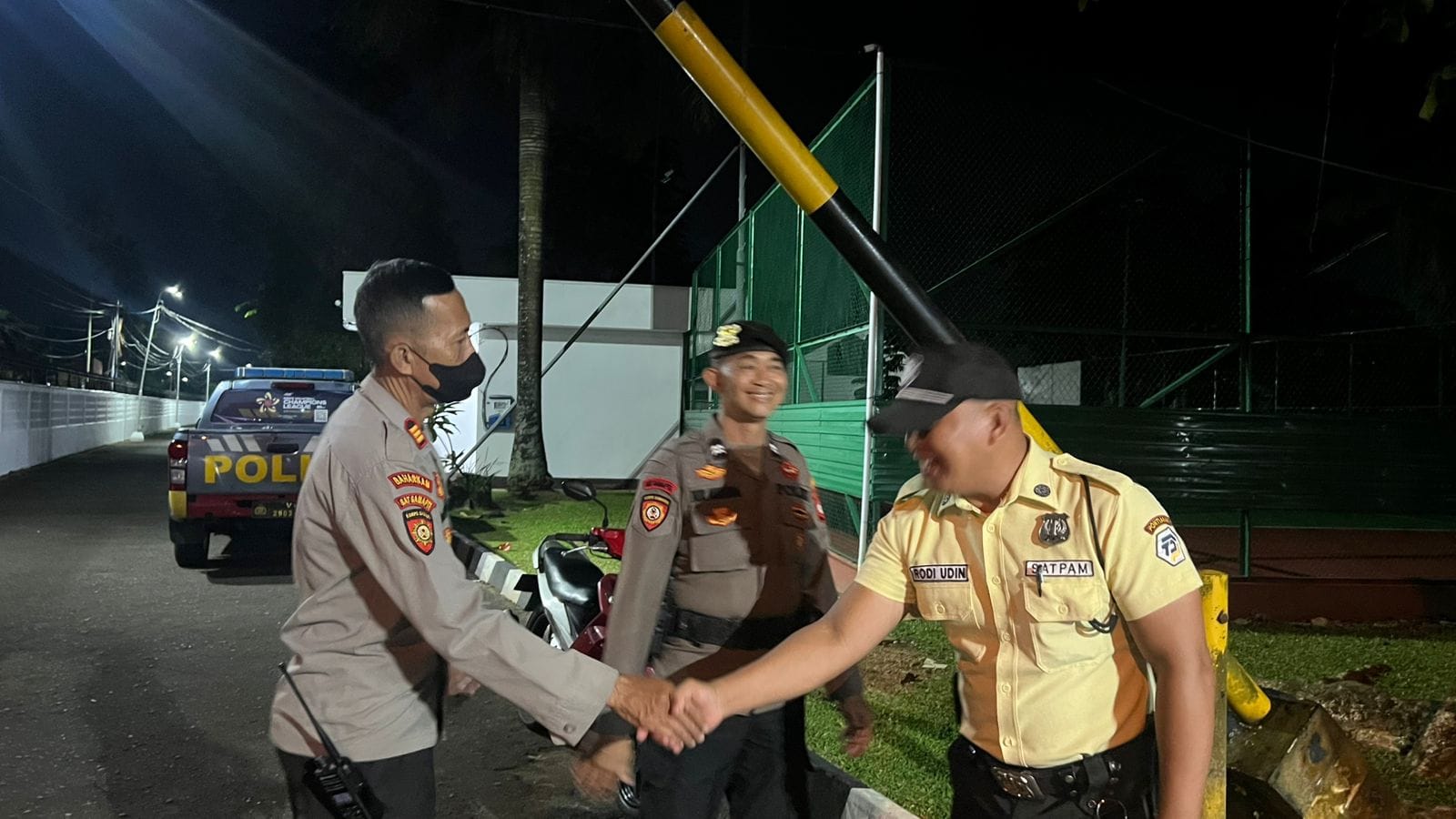 Kanit Samapta Polsek Pontianak Kota Beri Himbauan Kamtibmas kepada Satpam Komplek BI