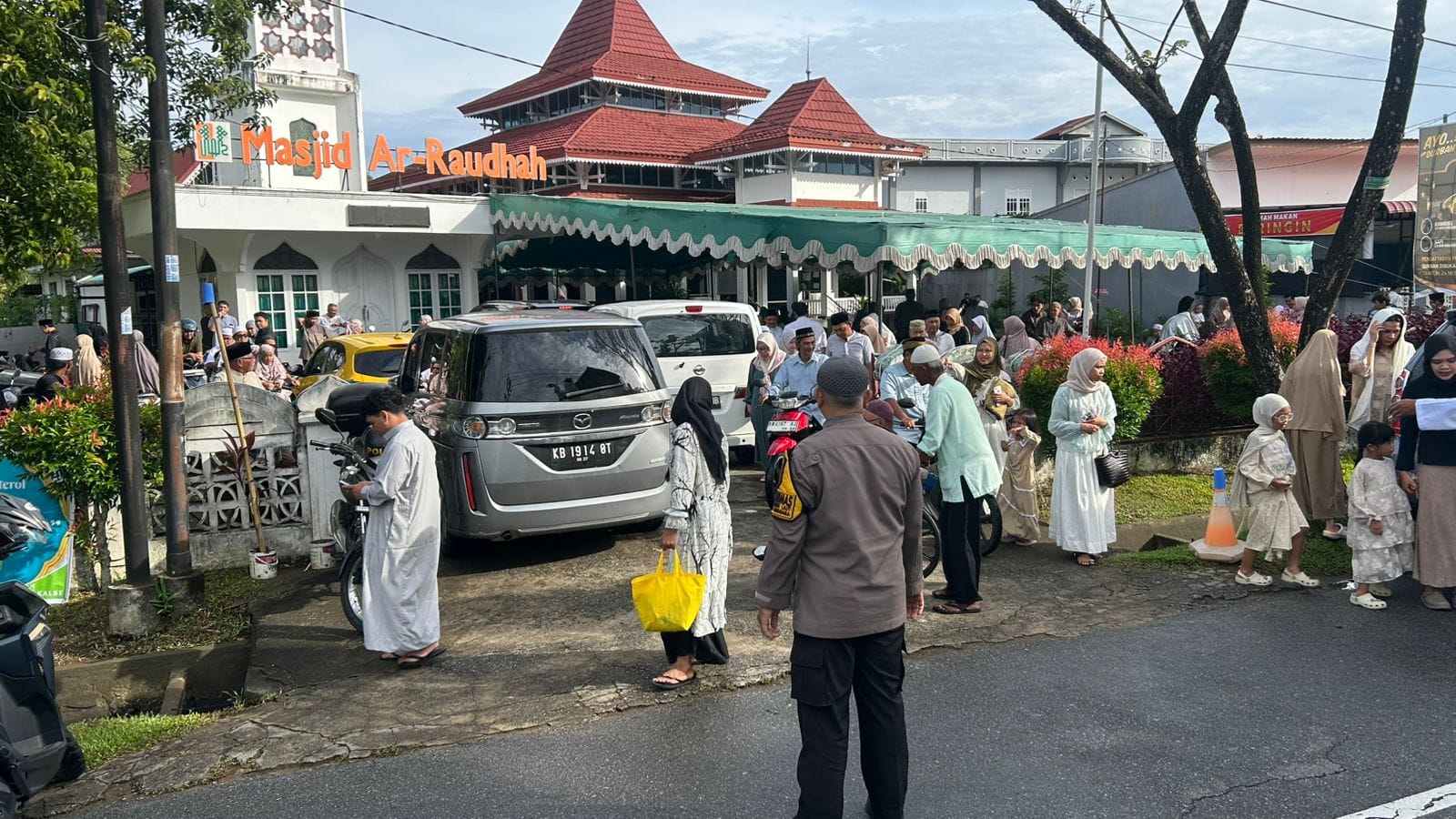 Polsek Pontianak Selatan Amankan Sholat Idul Adha 1447 H, Jamaah Beribadah dengan Khusyuk dan Aman